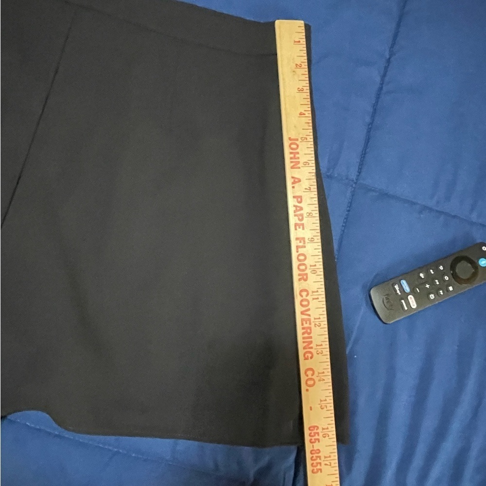 J. Crew Women’s Pleated Short In 365 Crepe Black Size 12 Office Night Out Casual - Picture 6 of 9